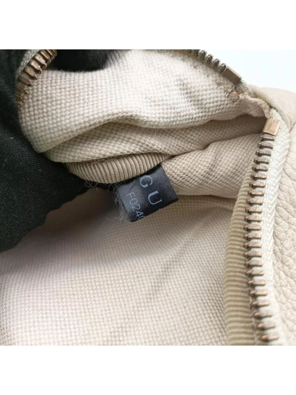Gucci brand color